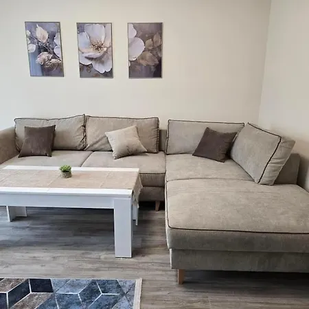 Cozy In The Heart Of Sofia, Bg *